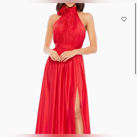 Mac Duggal Formal Gown 
Womens size 6 
NWOT 
Rosette Halter Chiffon Evening Gown - Picture 8 of 13